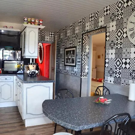 Проживание в семье Chambre Chez Nous A La Campagne *