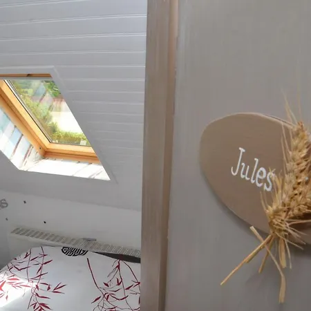 Проживание в семье Chambre Chez Nous A La Campagne Ferques